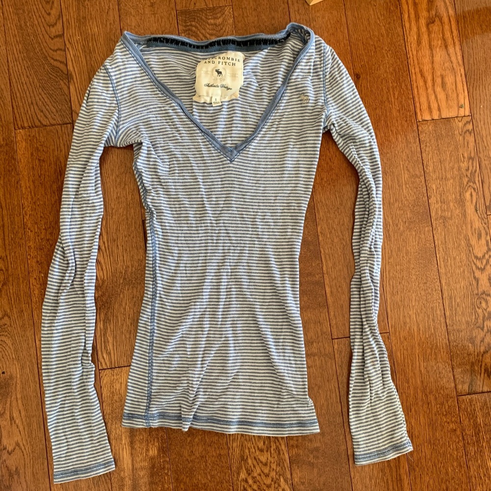 Striped Abercrombie & Fitch V Neck Long Sleeve Top